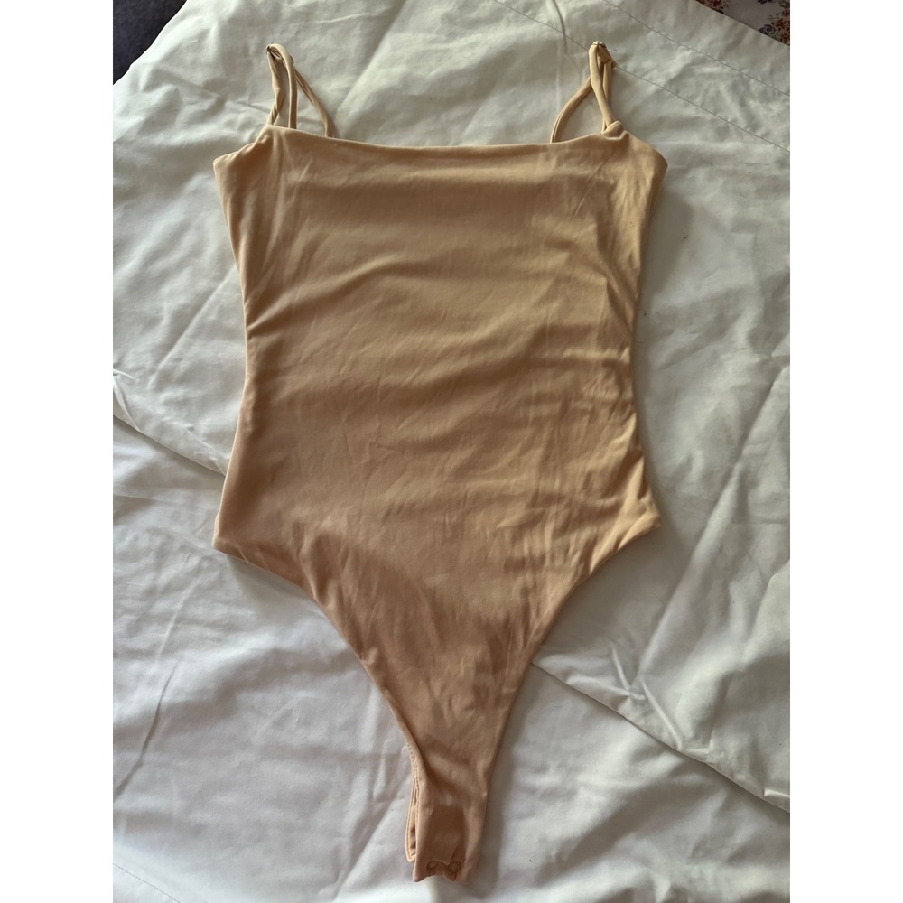 QINSEN Tan Nude Square Neck Bodysuit XS Adjustable Straps Thong Back Stretch